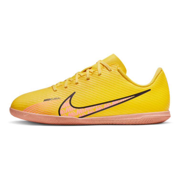 

Nike Mercurial Vapor 15 Club IC Lucent Pack GS 33.5