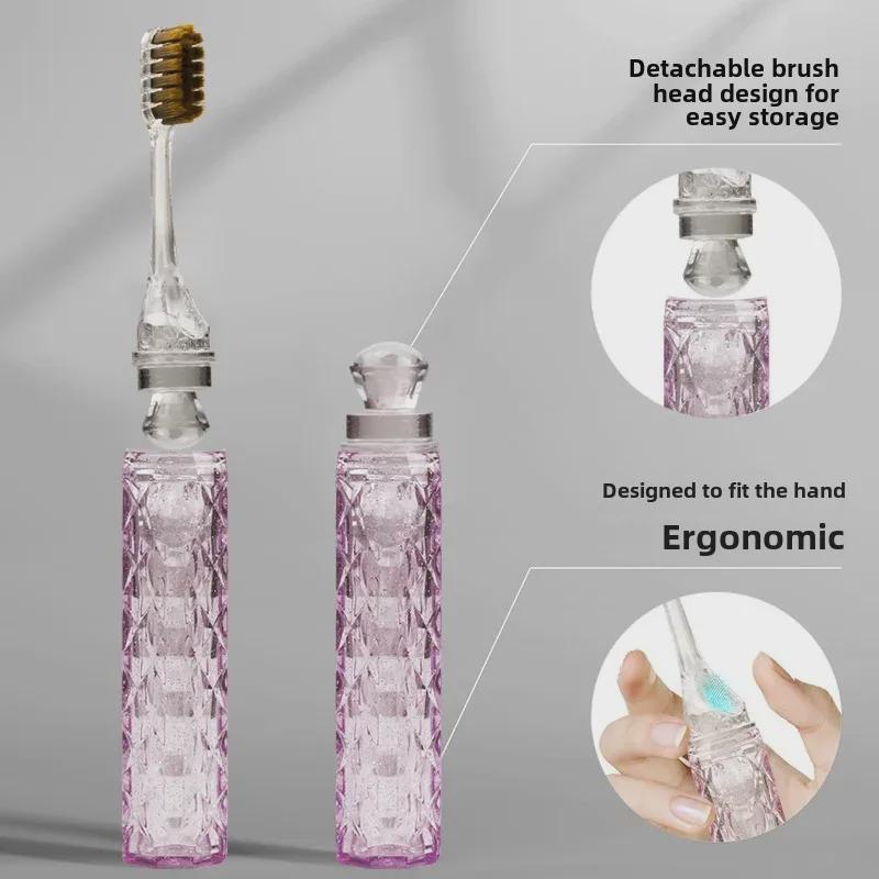 Brosse à dents de voyage compacte à poils souples et manche en cristal