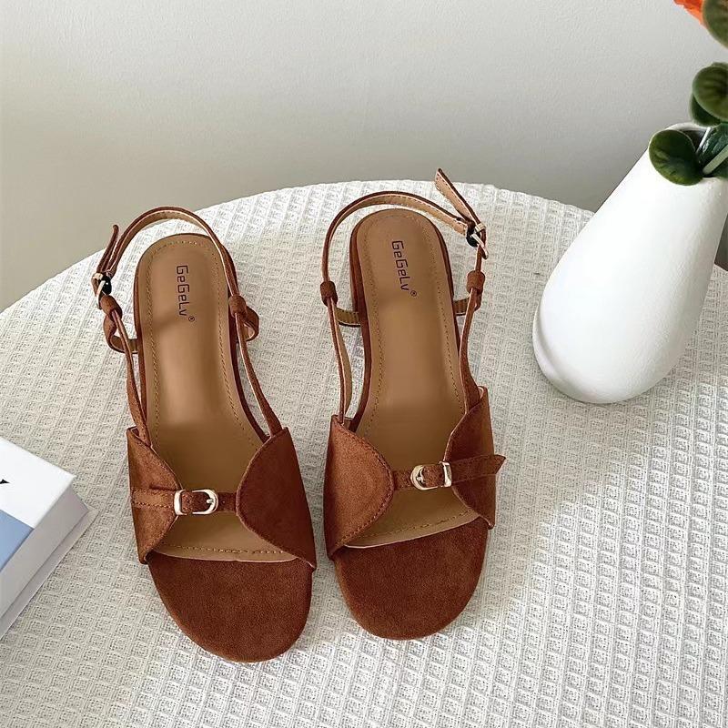 

Винтажные сандалии Сандалии на плоской подошве 38 светло-коричневого