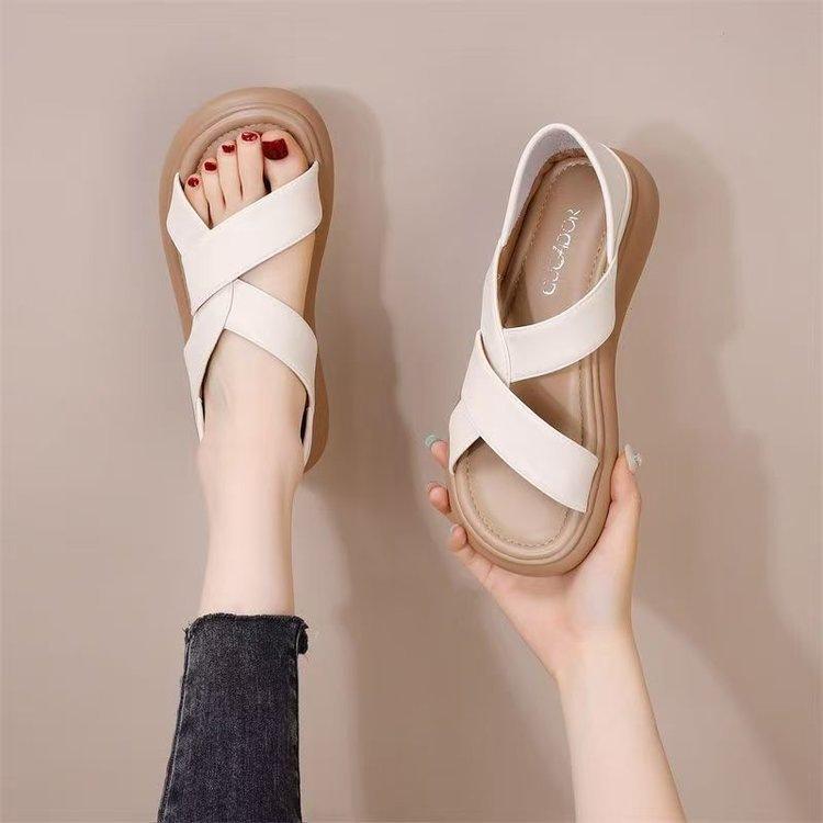 Thick-soled high-end sandals women 2025 summer new Internet celebrities one-pedal Roman shoes pregnant women casual beach sandals