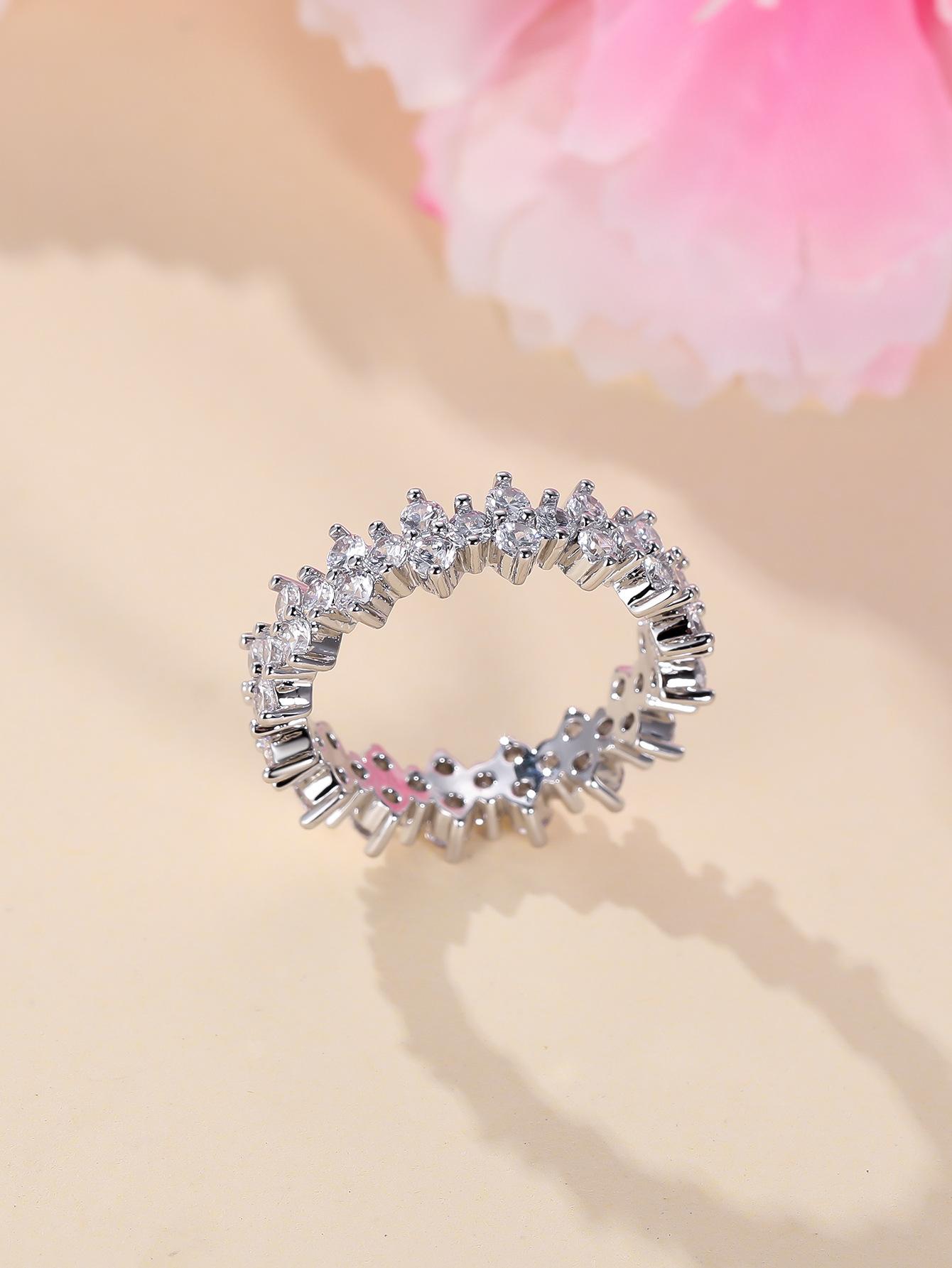 

Full of broken diamond rings, gentle wind temperament, shiny and versatile exquisite daily dating rings no. 10