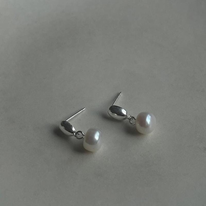 MARQUEMENT Ohrhänger mit ovalen Tropfenperlen