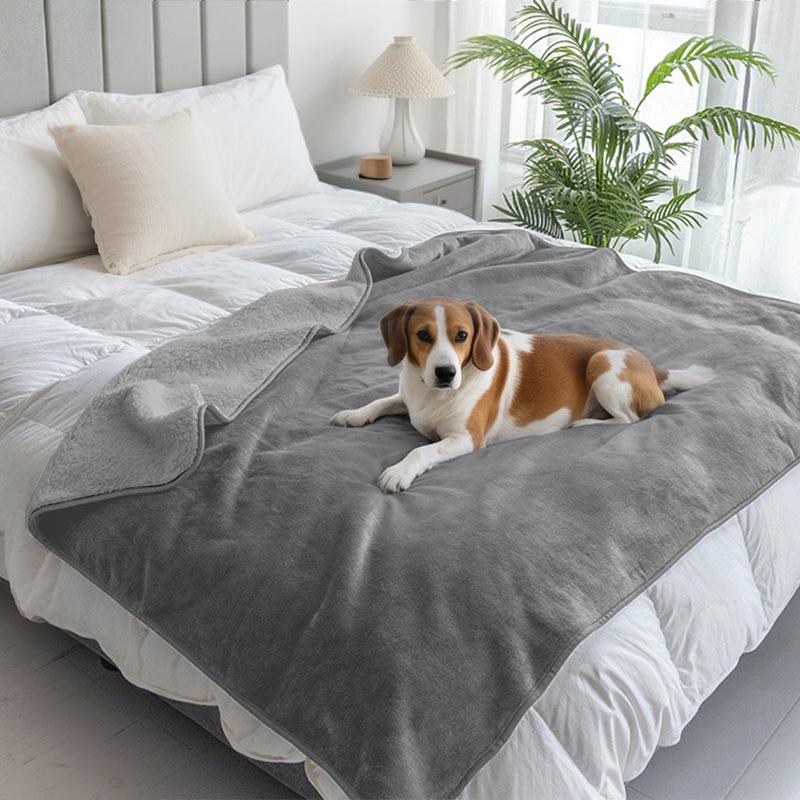 

Водонепроницаемый и устойчивый к моче плед для питомцев: Двухслойное, Толстое Теплое Спальное Одеяло, Всесезонное Покрывало и Подстилка для Кошек и Собак 128×150 cm серый