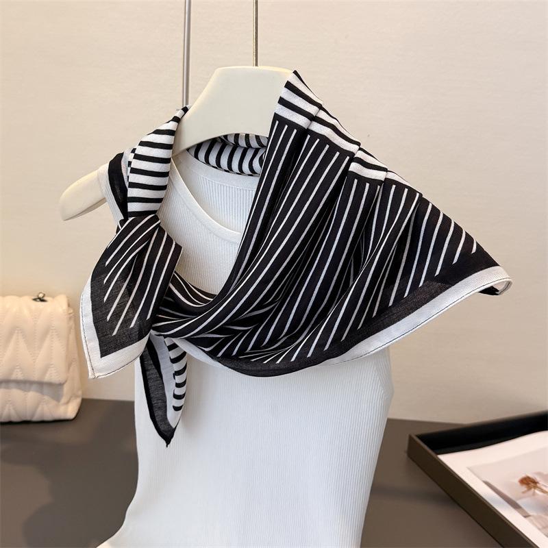 New retro small square scarf -blocked cashew silk scarf imitation neckerchief sun protection decoration for women