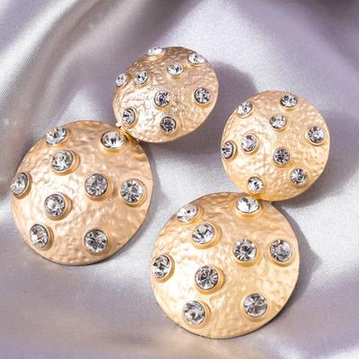 Xiaoxiangfeng Modeohrringe Amerikanischer Retro-Temperament Diamantbesetzte Ohrringe Personalisierte Größe Kreisohrringe Vielseitige Stecker