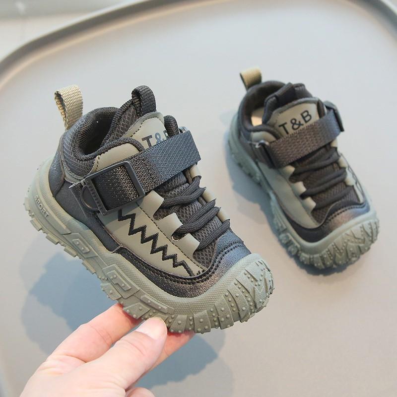 Kids Hiking Shoes Boys Girls Outdoor Walking Lightweight Breathable Casual Sneakers