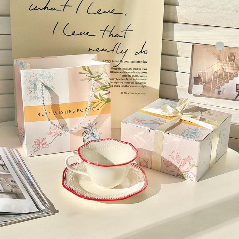 Francuska wysokiej klasy ceramiczna filiżanka do kawy i spodek w pudełku prezentowym, wysokiej wartości filiżanka z koronkowym wzorem kwiatowym, filiżanka do popołudniowej herbaty, prezent urodzinowy.