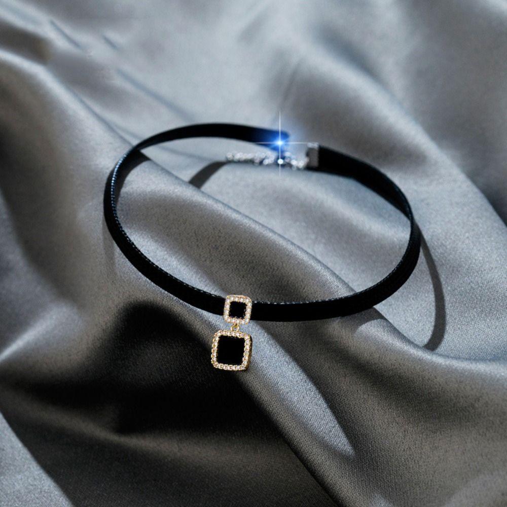 Temperament Clavicle Chain Women Choker Korean Style Jewelry Glitter Zircon Necklace Punk Necklace