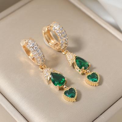 Boucles d'oreilles pendantes Fashion en forme de cœur vert avec zircons scintillants Boucles d'oreilles élégantes pour femmes Bijoux de fête Mariage Cadeau