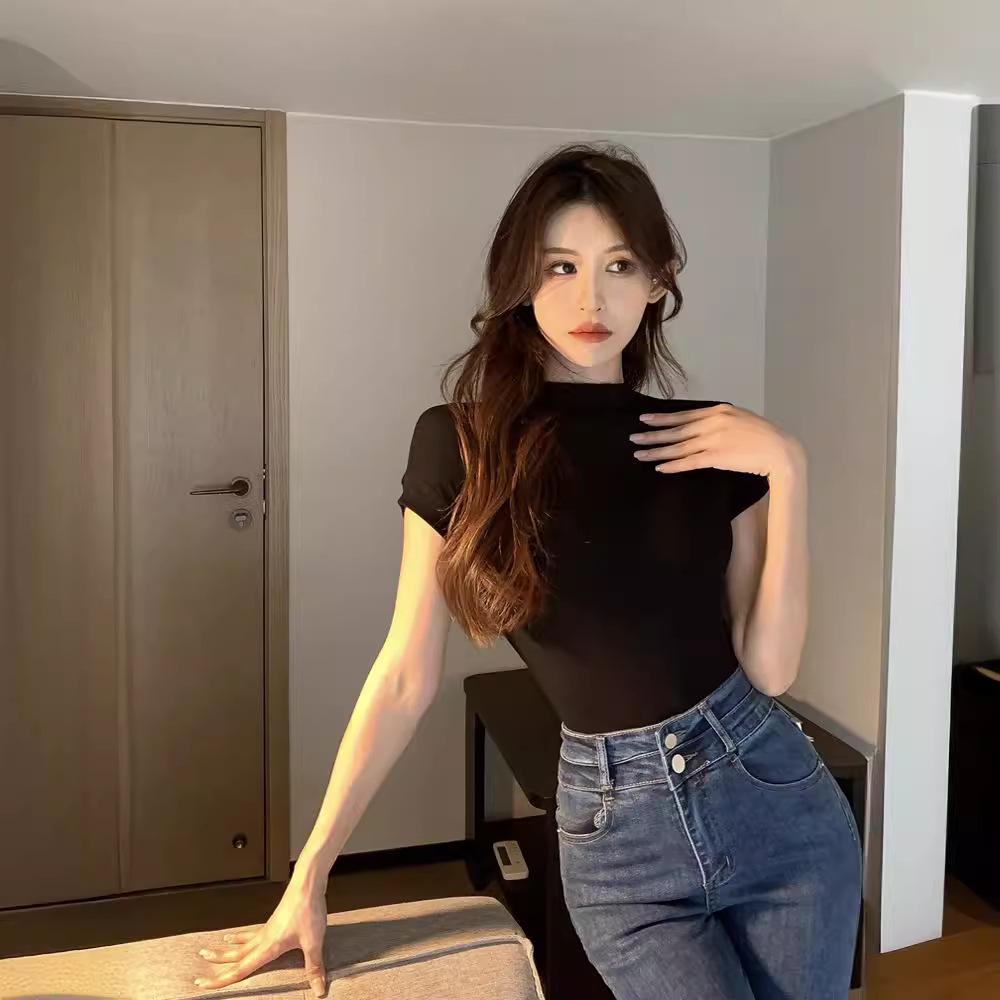 2024 Summer Women’s White Bodycon Short Sleeve Knit Top with Half-High Neck