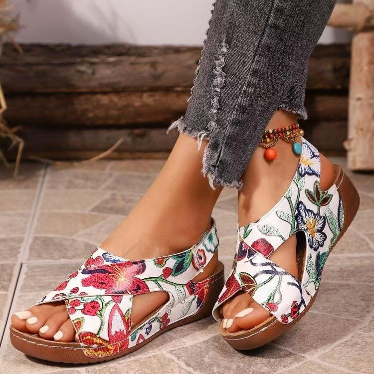Damenschuhe2025Neue Damen Sandalen mit flachem Boden Kreuz-Klettverschluss hinten Leere Strandsandalen Romanisch Lässig Zehenfrei Keilsandalen