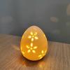 Keramische Eierdekorationen, LED-Licht leuchtende ausgehöhlte Eierornamente, kreative Geschenke