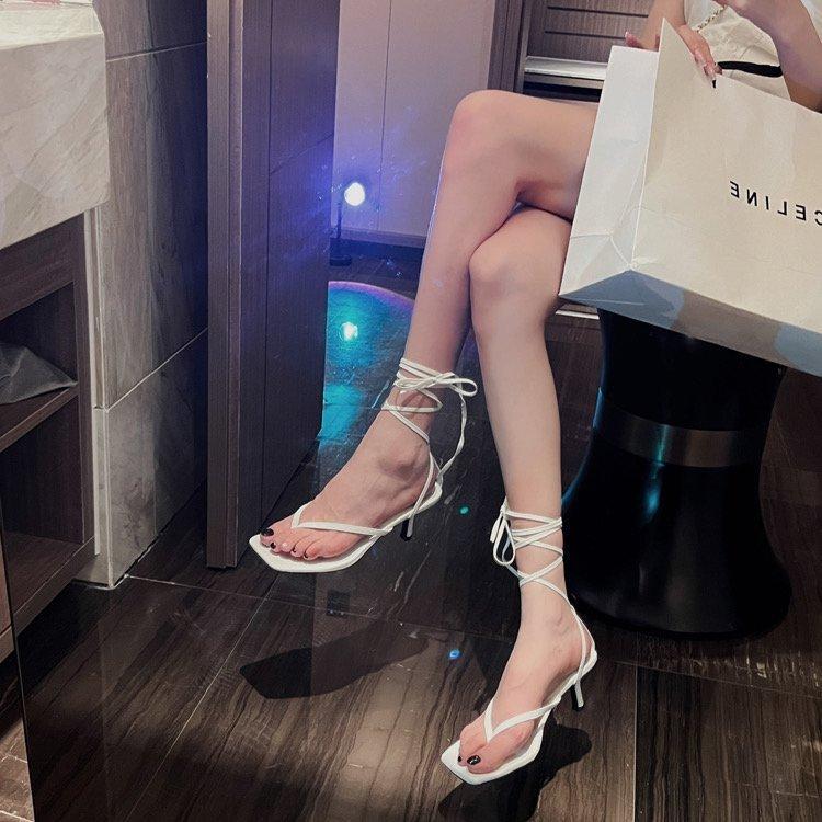 

South Korea Dongdaemun toe strap sandals 2025 new simple sexy high heels square head thin heel fashion Roman shoes 35 белый