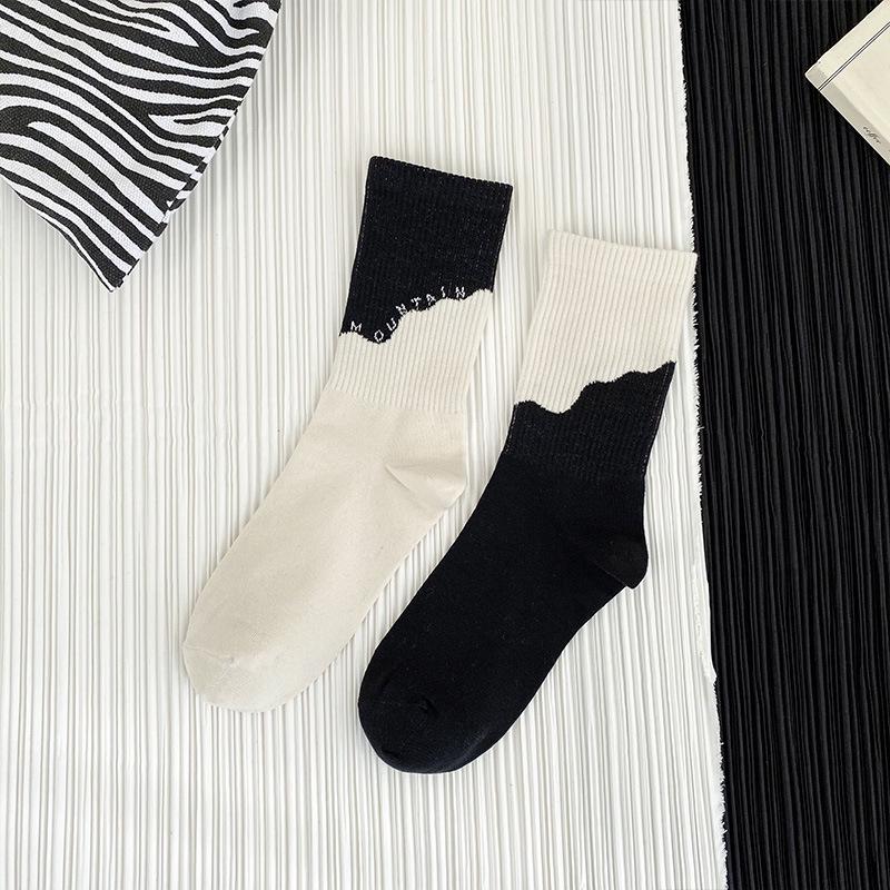2024 INS Style Non-Slip Couple Mid-Calf Cotton Socks, Sweat-Absorbent & Versatile for All Seasons