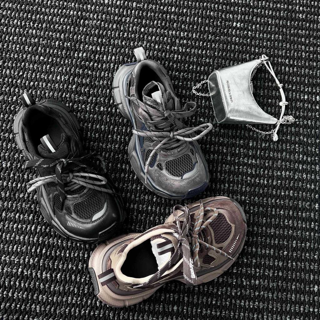 Plateausneaker mit dicker Sohle und Mesh für Damen 2025 Herbst Europäische Station neue atmungsaktive lässige Nischen-Retro-Sneaker