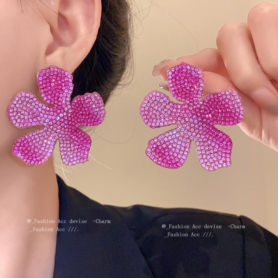 Silver Needle Diamond Flower Stud Earrings Light Luxury High Temperament Earrings European and American Fashion Design Heavy Industry Earrings Women