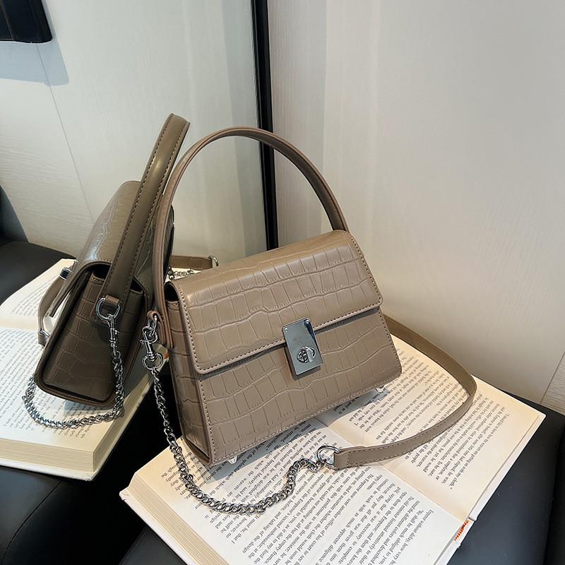 Ielgy All-Match Fashion Chain Shoulder Messenger Bag Portable Small Square Bag