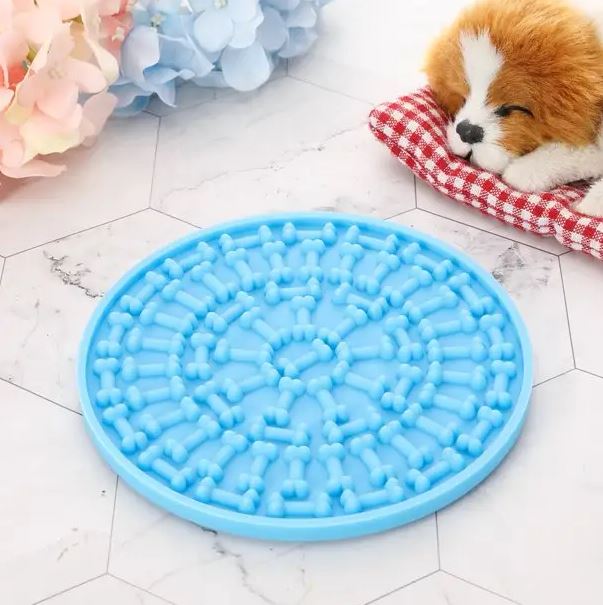Tray, bowl, treat mat, slow-eating mat with suction cups and PetJet dividers