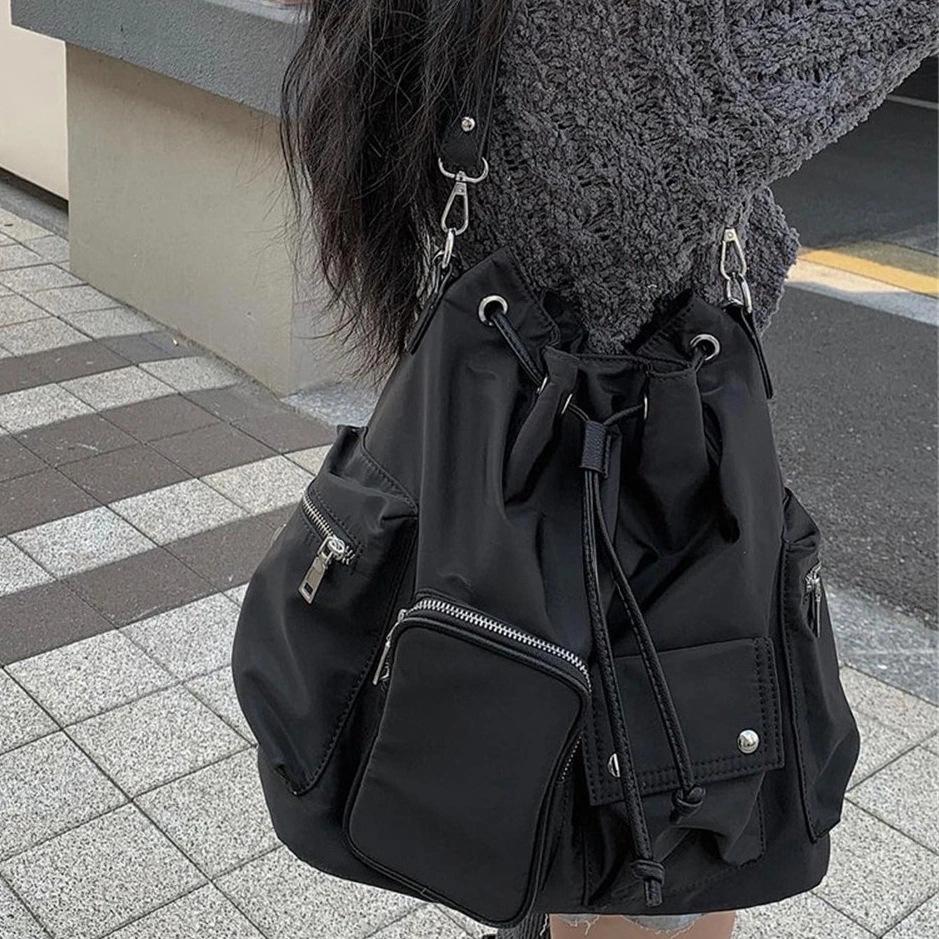 

Niche Many Pocket Drawstring Design Nylon Shoulder Bag Large Capacity Trend Oblique Span Bag чорний