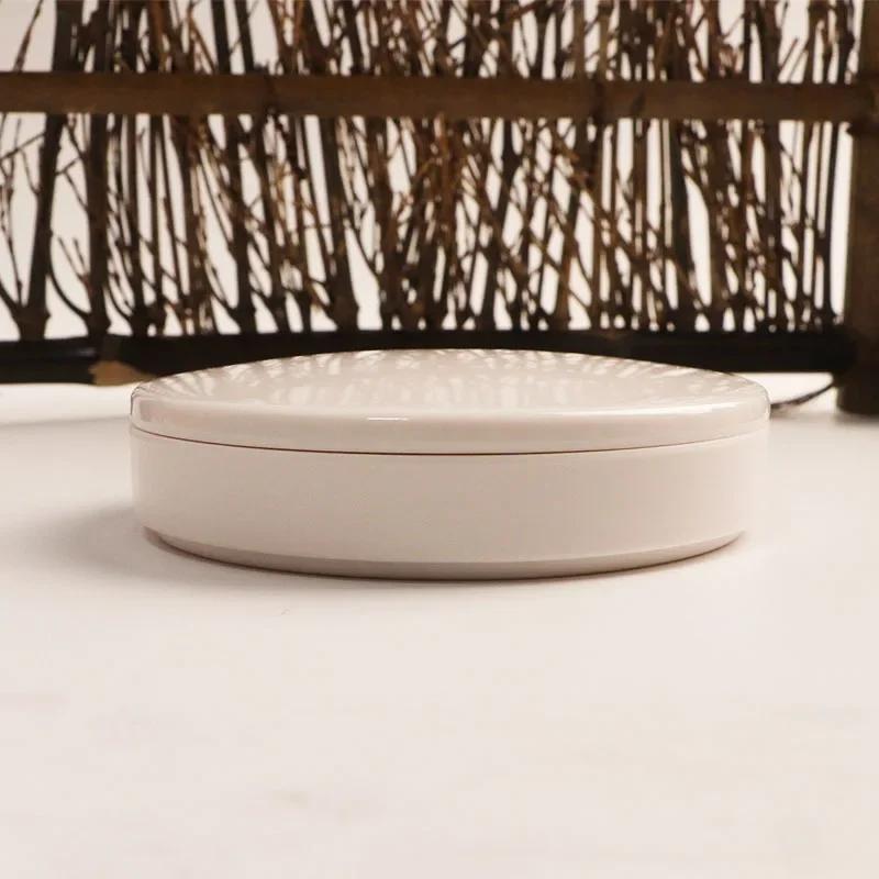 

Imitation Porcelain Round Palette with Lid Pigment Gouache Watercolor Painting and Calligraphy White Paint Tray Art Supplies