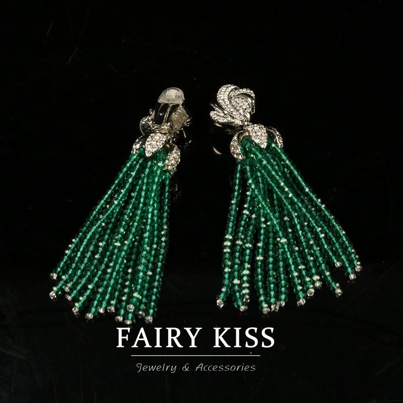 

Зеленые серьги ручной работы из тяжелой промышленности с бисером, инкрустированные бриллиантовыми гвоздиками, изысканный темперамент, универсальная личность, высококлассные длинные серьги