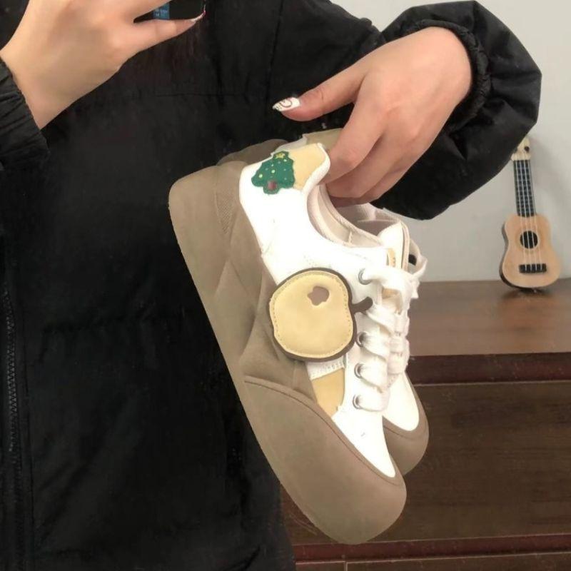 

Niche fashion platform women s board spring new shoes fashion versatile white shoes casual bread shoes women 40