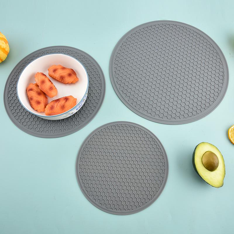 Tappetino da Tavola e Microonde in Silicone a Nido d'Ape - Rotondo, Multifunzionale, Isolante, Anti-scottatura, Ideale per Ciotole, Piatti e Casseruole.