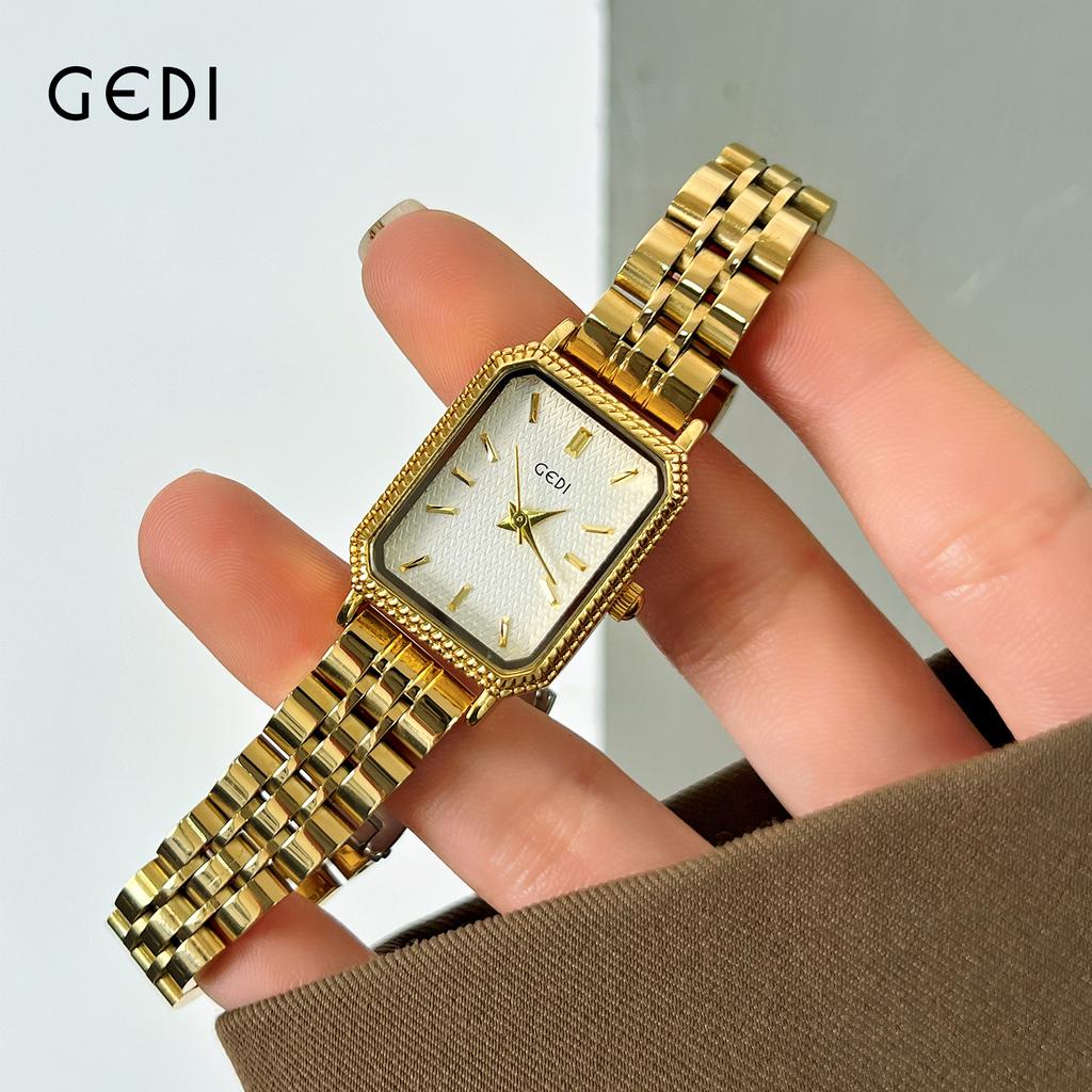 Reloj retro para mujer con placa cuadrada pequeña y correa de acero, reloj de cuarzo de nicho de lujo ligero de alta gama, versátil y moderno para el trabajo.