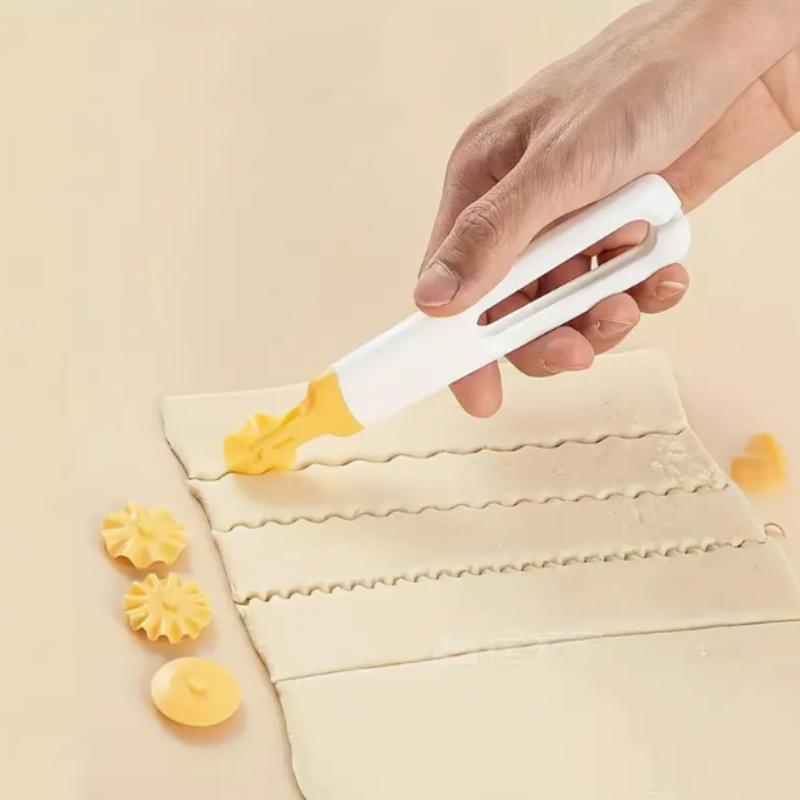 3SET Baking Tools Pizza Knife Pie Crust Cutter 4-in-1 Fancy Roller Cutter Set Home Cake Lace Cutter Dough Jagged Edge Cutting