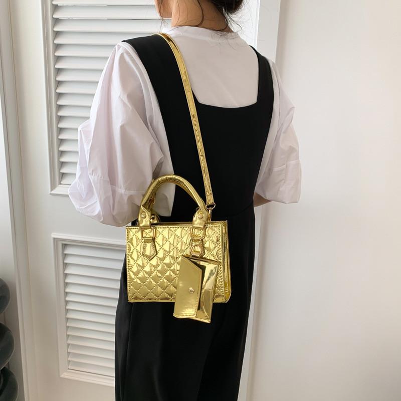 Trendy Shoulder Handbag Stylish Square Bag With Spacious Design For Daily Use