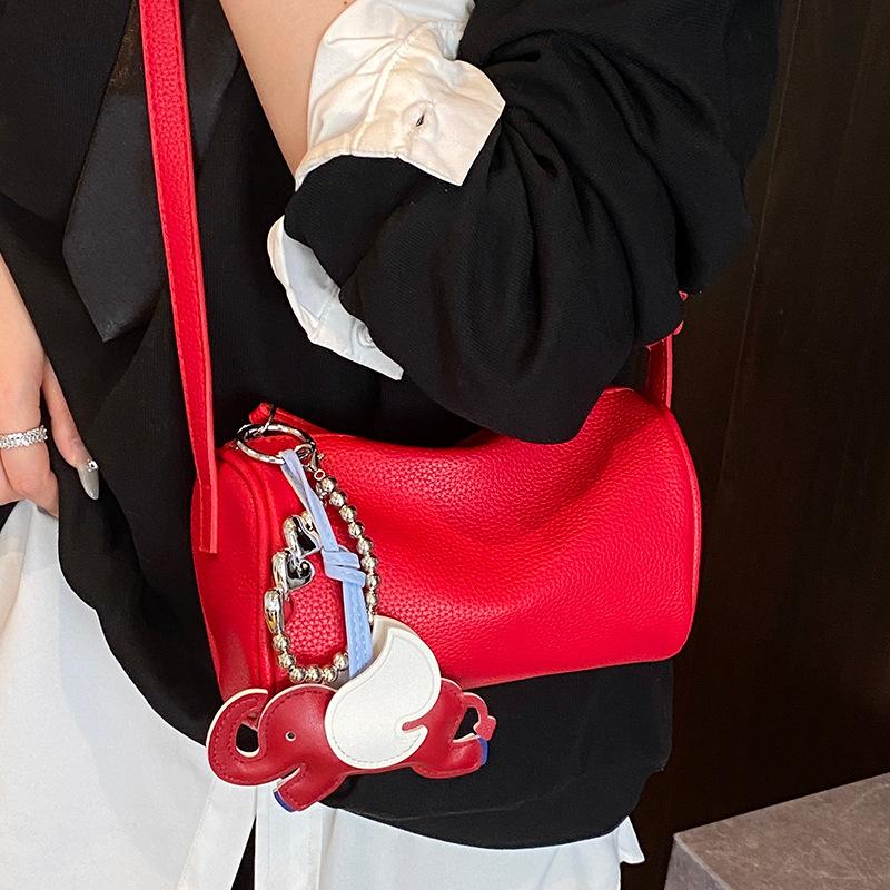 2025 new simple lychee pattern soft leather portable pillow bag women's casual versatile commuter style messenger bag