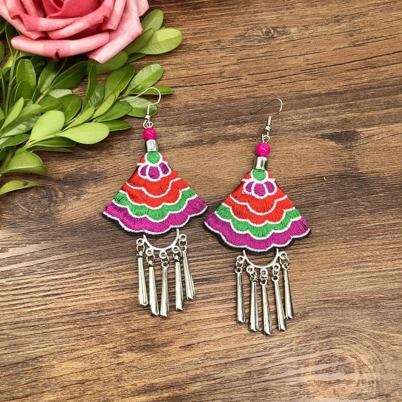 Hand-embroidered retro fabric earrings, flower fringed versatile femininity, stage performance, earrings, earrings.