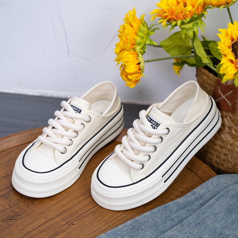 

Thick-soled two-wear canvas shoes for women s spring and summer thin niche versatile retro lazy people pedal trendy little white shoes 40