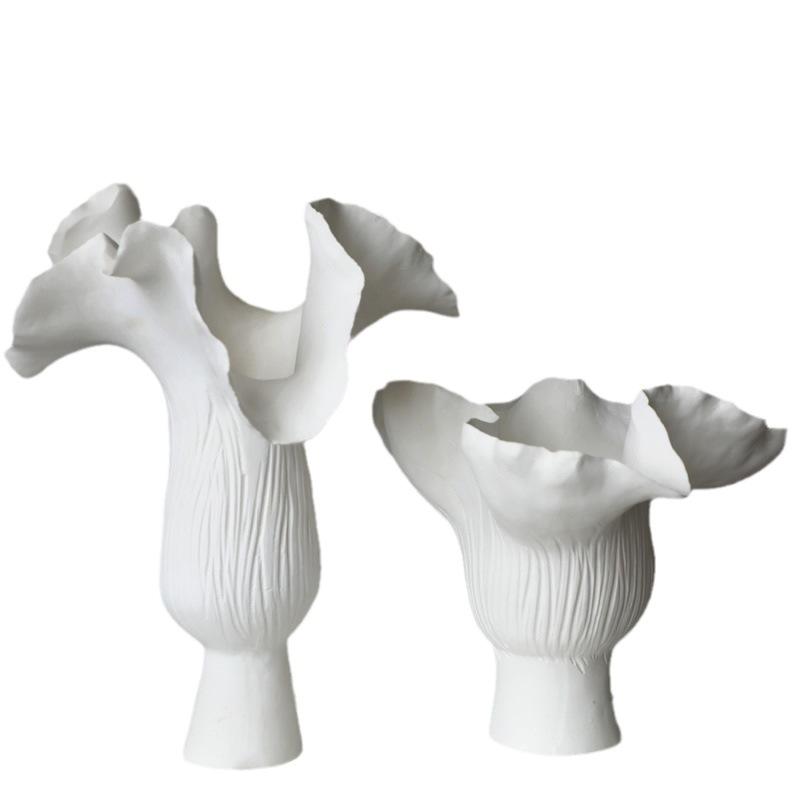 Weiße Keramikvase, handgefertigt in Form unregelmäßiger Blütenknospen, Blumenvase, Zubehör für Blumenarrangements, Heimdekoration