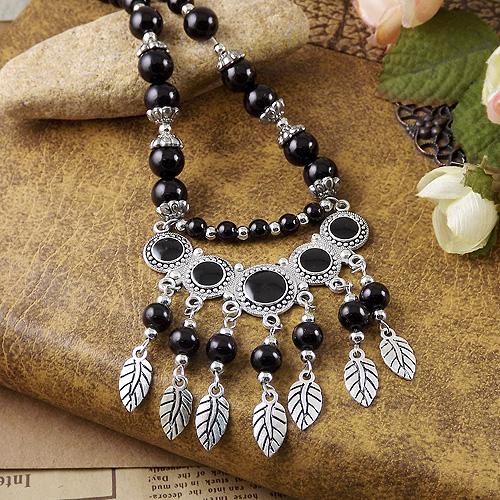 Bohemian Etnický Styl Přírodní Kámen Tyrkysy Náhrdelník Slitinový Přívěsek Kovový Peříček Střapec Náhrdelník Zirkonové Doplňky Ženský