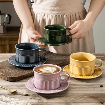 Filiżanka do kawy w stylu vintage i zestaw ceramiczny kubek do latte, pionowy wzór, zmywarka, kuchenka mikrofalowa, szafka dezynfekcyjna