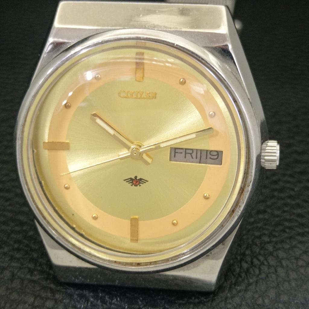 VINTAGE CITIZEN AUTOMATIC 8200 JAPAN MENS GOLDEN COLOR DIAL WATCH a702746-1 R210-a702746