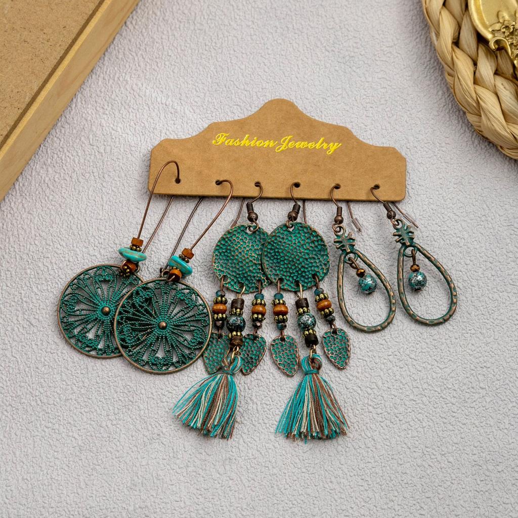 Exaggerated Ethnic Style Round Hollow Earrings, Retro Conch Sunflower Feathers Fringed Ear Hook Women
