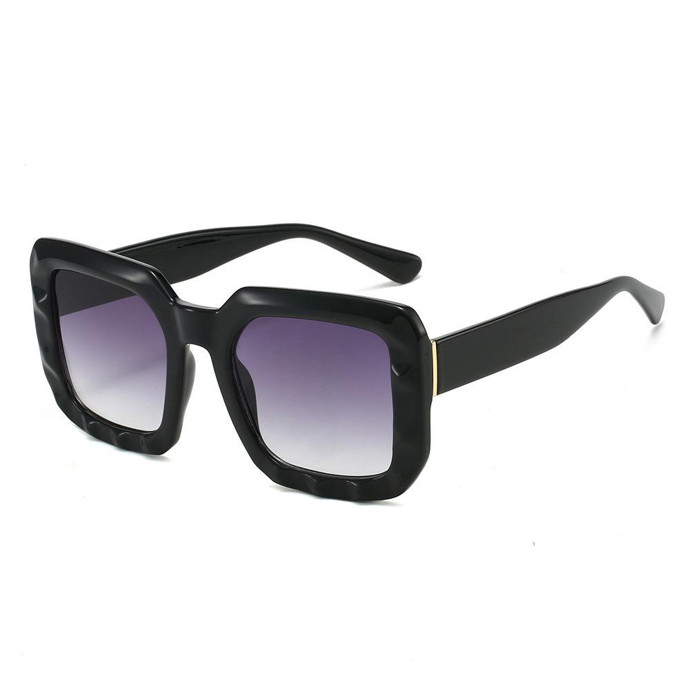 New Retro Gradient Fashion Sunglasses for Women Men Rectangular Frame UV400 Protection Contrast Color Design