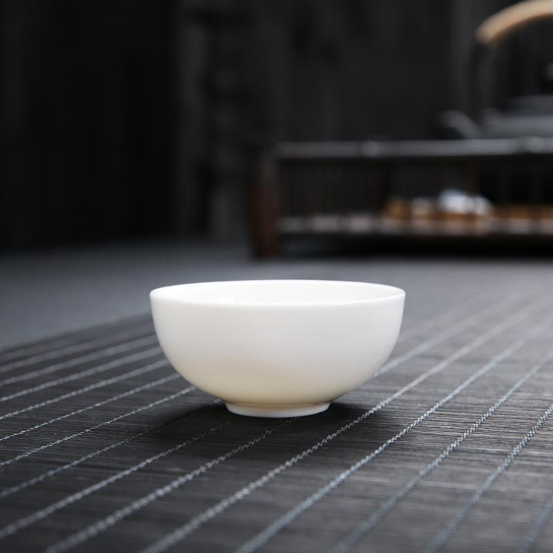 Chinesische weiße Porzellan-Teetasse Kung Fu Teegeschirr Keramik-Teeschale Kreative handgefertigte Tassen Kleines Weinglas Phnom Penh Teetassen Geschenk