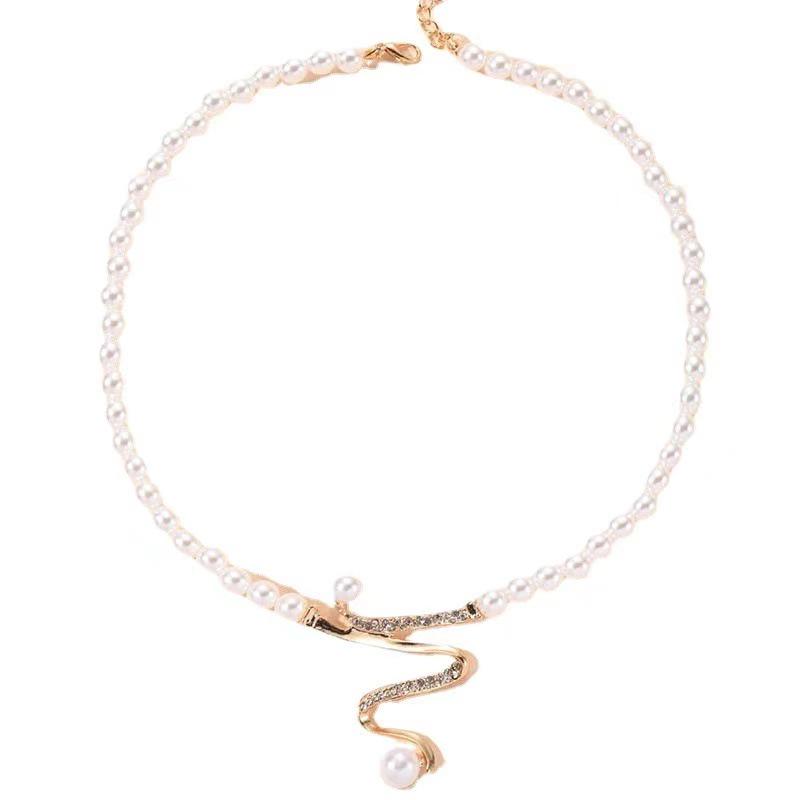 Bestseller Perlenkette & Ohrring-Set mit tiefem V Schlüsselbein-Anhänger