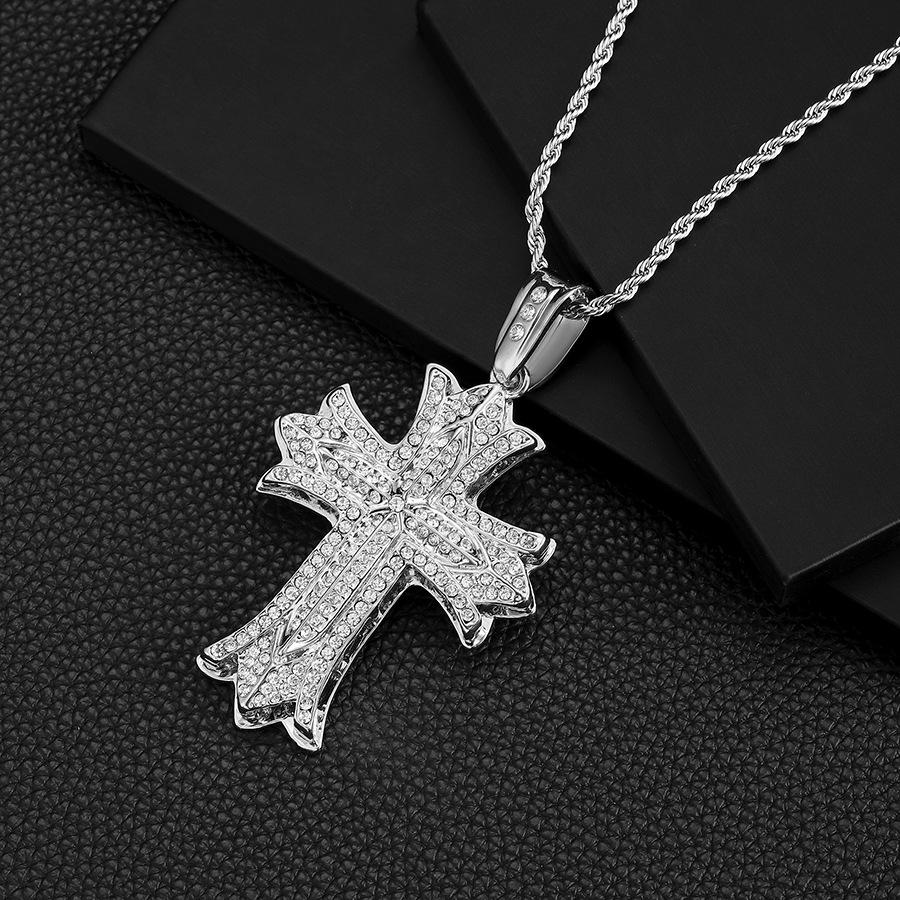 Modische Legierungskreuz-Voll-Diamant-Einfache Anhängerhalskette mit übertriebener Persönlichkeit, Leichter Luxus-Accessoire-Schmuck