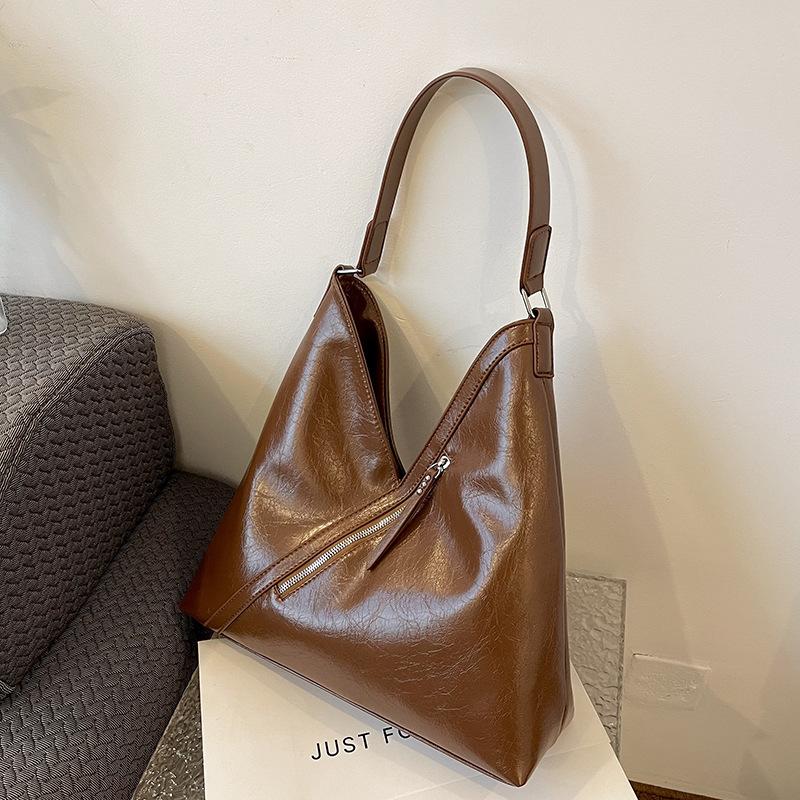 Fashion Versatile Commute Underarm Bags Women Leisure Large Capacity Zippers Decorate Handbag Simple Pu Leather Shoulder Bag