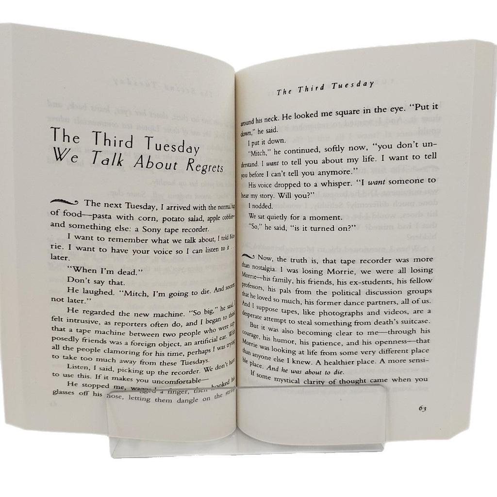 Cross-Border Bestsellers: Tuesdays with Morrie by Mitch Albom (English Edition)
