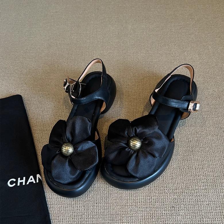 

Sheepskin version! Summer with skirt, sandals, metal flowers, black round toe, one-word buckle strap, thick heel Roman shoes 35 чёрный