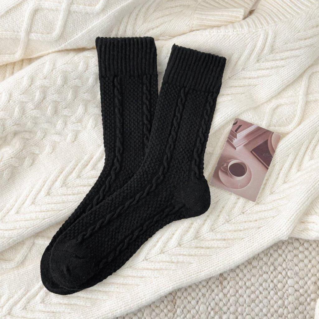 Women's Winter Mid-Calf Velvet-Lined Cable Knit Socks – Warm, Thick, Retro Style