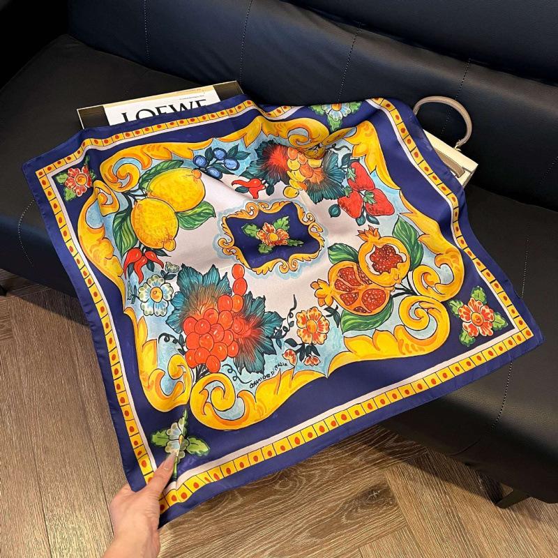 New 71 * 71cm Korean version small square scarf women's silk scarf spring and summer thin sunscreen scarf neck protection tied bag headband scarf