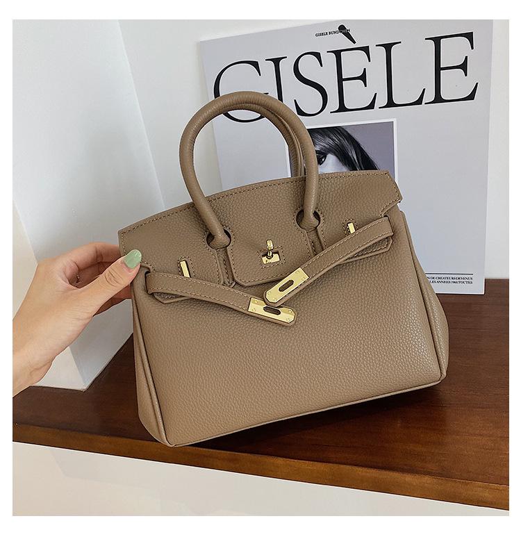 Large Kelly Bag: Retro European-American Light Luxury Women's Crossbody Handbag