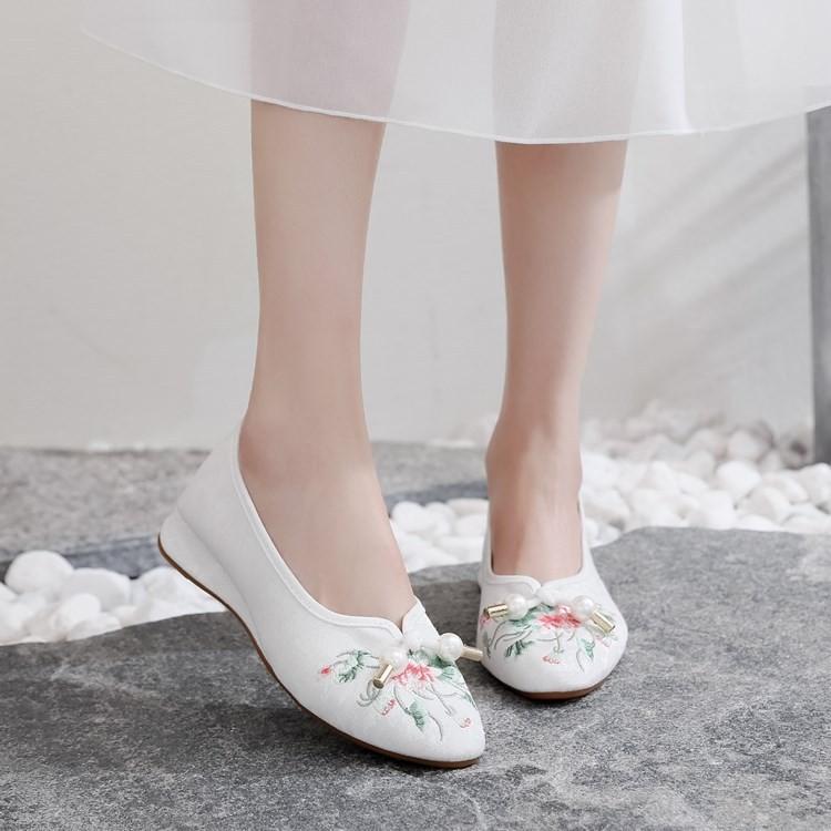 Fashion Oriental Aesthetic Pearl - Tassel Embroidered Wedge Shoes | Hanfu - Ready Vintage Court - Style Shoes