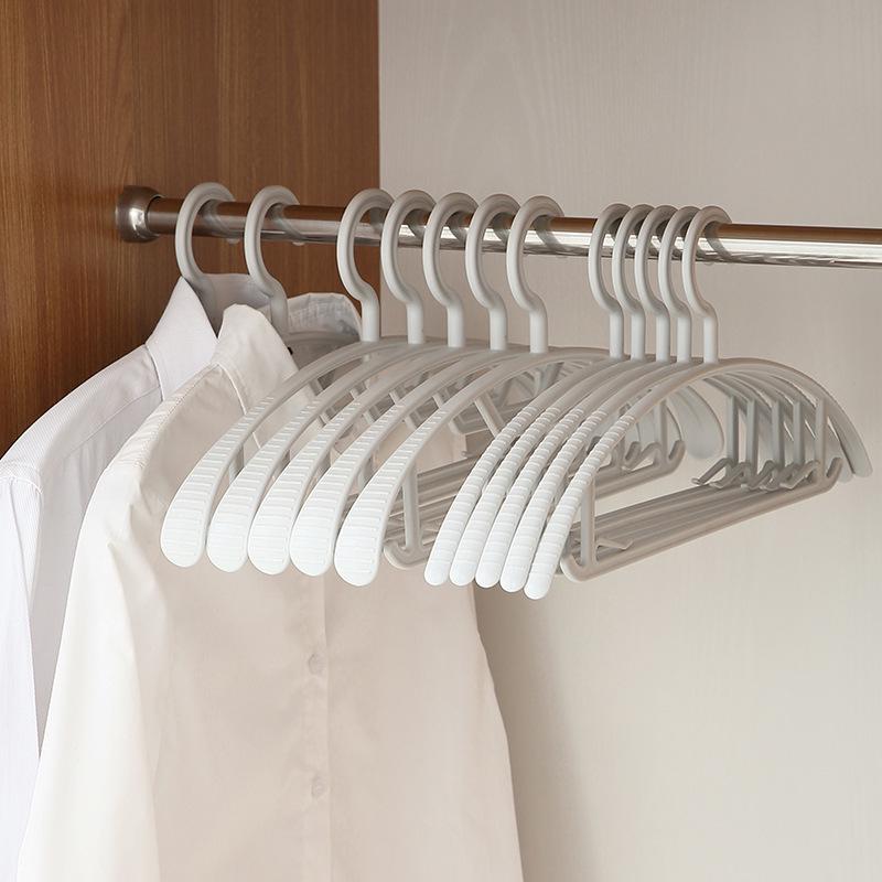 Seamless Non-Slip Clothes Hanger with Anti-Shoulder Bump Protection for Home and Wardrobe Use